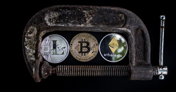 Monero (XMR) privacy-focused blockchain concept